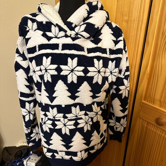 Vera Bradley Sherpa Pull over - Picture 2 of 8
